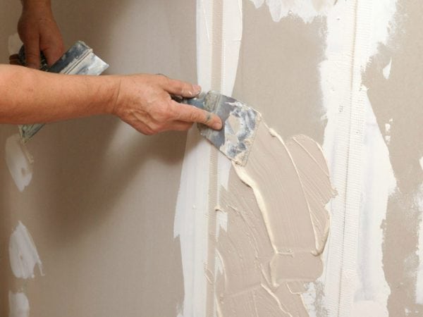 Puttying drywall para pintura