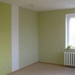 Професионална боядисване на стени в два цвята