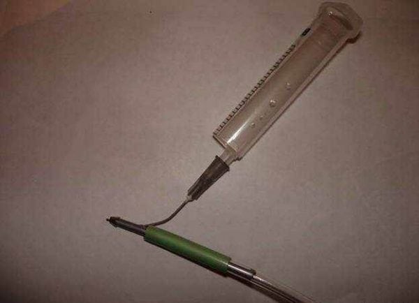 Homemade syringe airbrush