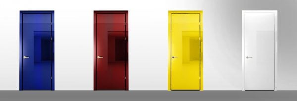 أبواب داخلية بألوان مختلفة