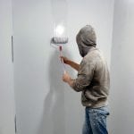 Áp dụng sơn lót alkyd trên tường
