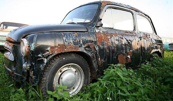 Corrosion sur une vieille voiture