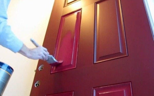 Боядисване на дървена врата