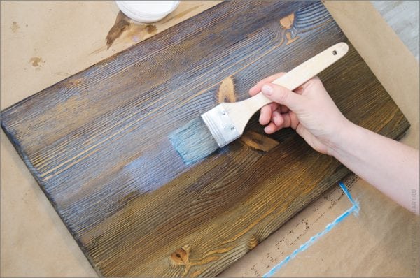 Reforçar a camada superficial da madeira após a preparação