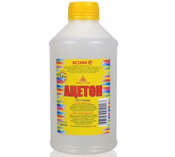 Aceton for å fjerne rød maling
