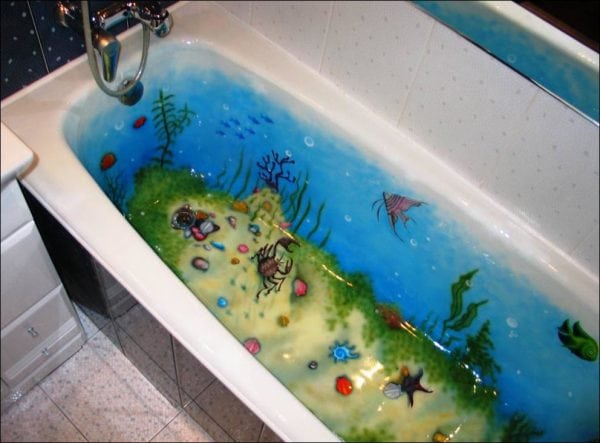Salle de bain en acrylique rafraîchie avec un motif de couleur