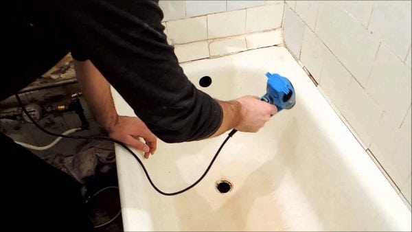 Príprava kúpeľa na smaltovanie alebo nanášanie akrylu