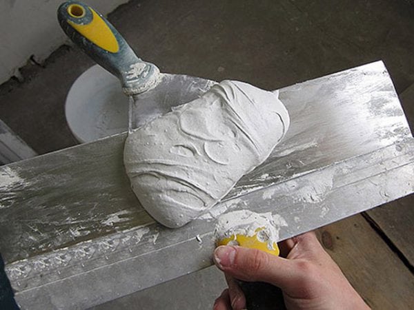 Шпакловъчна смес за бетонни основи