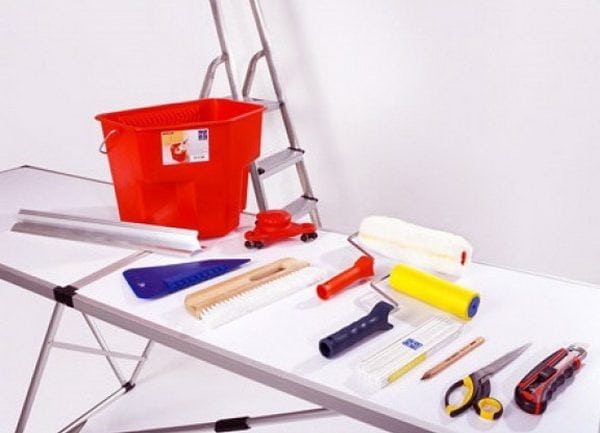 Инструменти за почистване на тавани и стикери за плочки