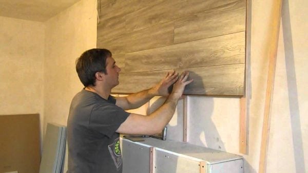 Рамков метод за полагане на ламинат върху стената