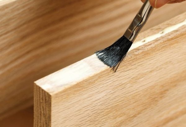 Keo casein thích hợp để dán gỗ