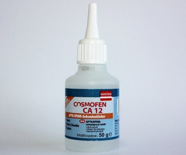 الغراء cyanoacrylate الثاني