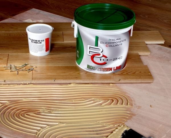 Sử dụng keo hai thành phần để đặt sàn gỗ