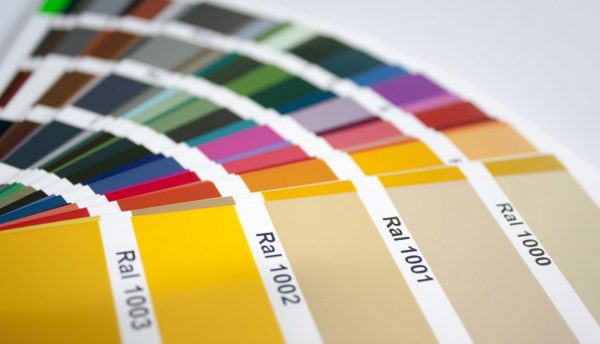 Barevný standard RAL používaný v malířském průmyslu