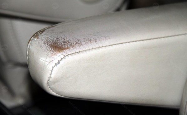 A coloração pode eliminar defeitos no interior de couro de um carro