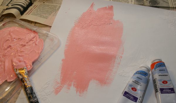 Os tons de pêssego são geralmente preparados pelo artista por conta própria, misturando cores