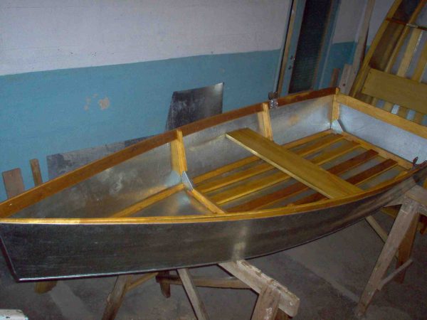 Maling av interiøret i båten