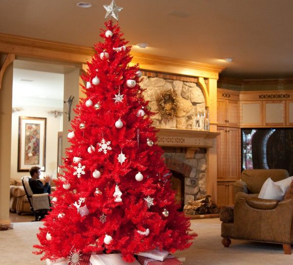 Červený vianočný strom