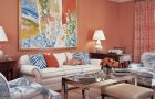 Obývací pokoj v jemných růžových barvách