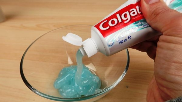 Използване на паста за зъби, за да направите Slime