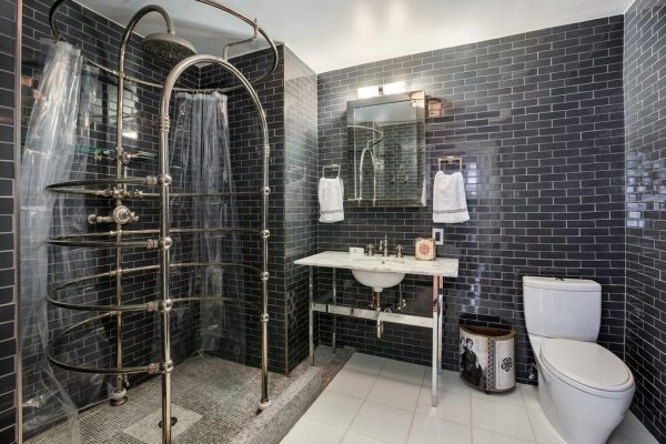 Lofto stiliaus vonios kambario dizainas