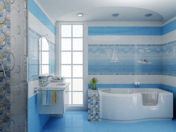 Jūros dizaino elementai vonios kambaryje