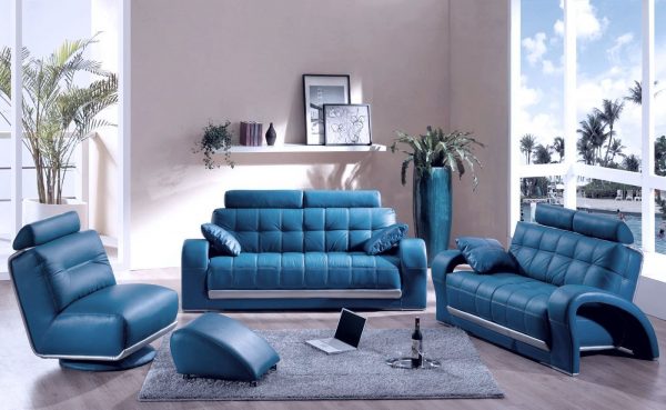 Ghế sofa màu xanh ở Nga