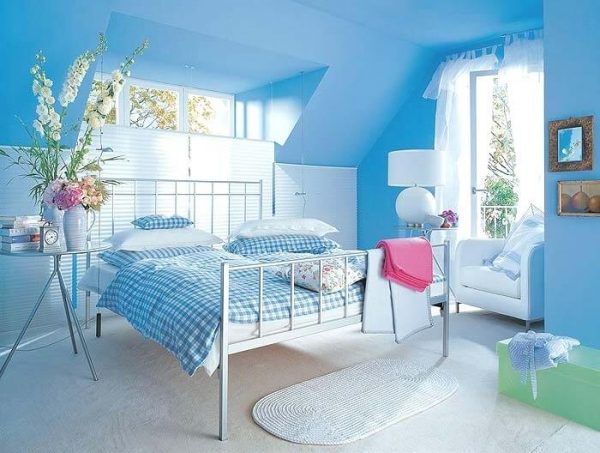 Wystrój sypialni w niebieskich kolorach