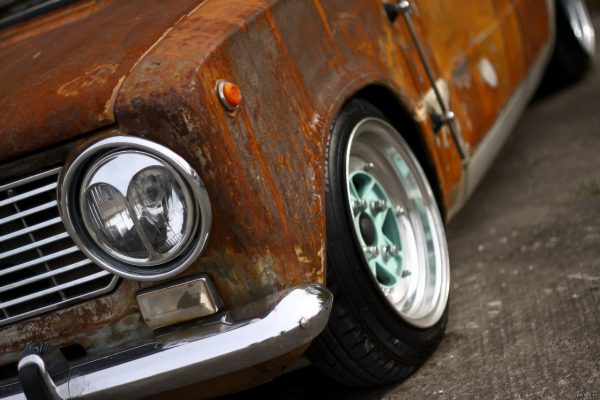 Rusten bil