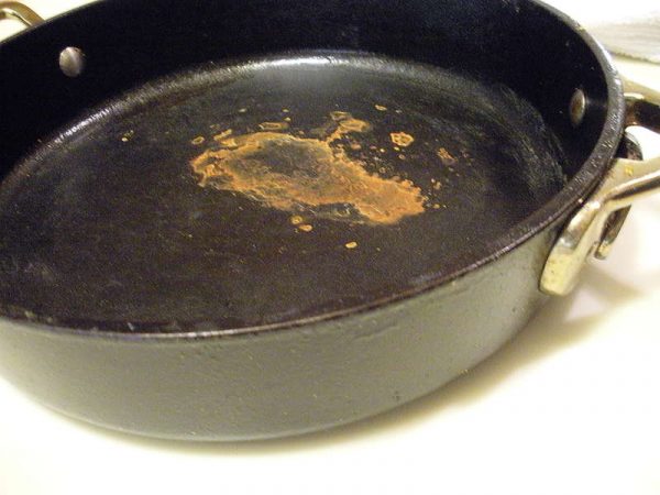 L'apparition de taches de rouille dans une casserole