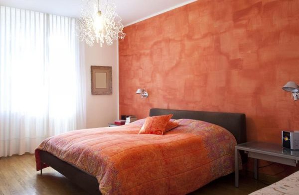 Spálňa v oranžovej farbe