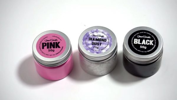 Trijų atspalvių milteliniai dažai: patys ryškiausi blizgučiai, super juodi ir rožiniai