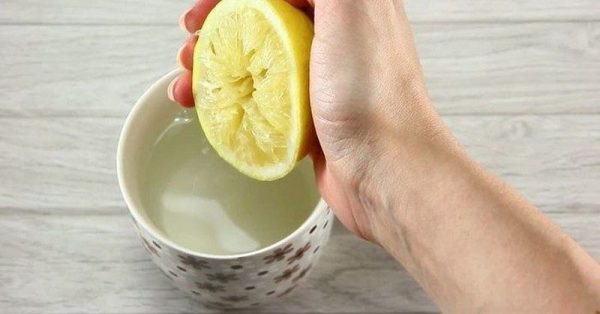 عصير ليمون مزيل البقع