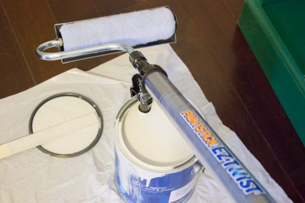 Rolo de pintura com sistema de pintura a pistão