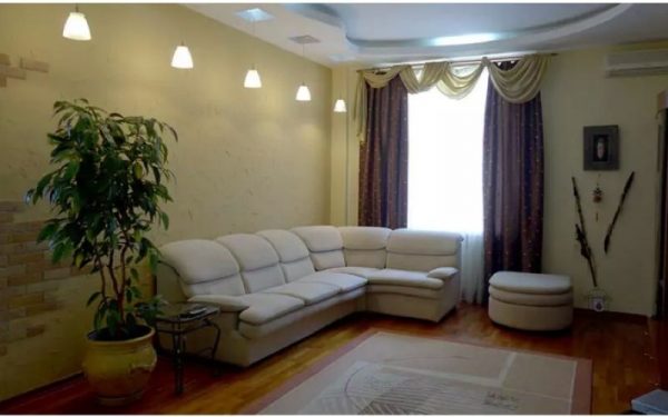 Obývací pokoj v bytě umělce Andrei Danilko