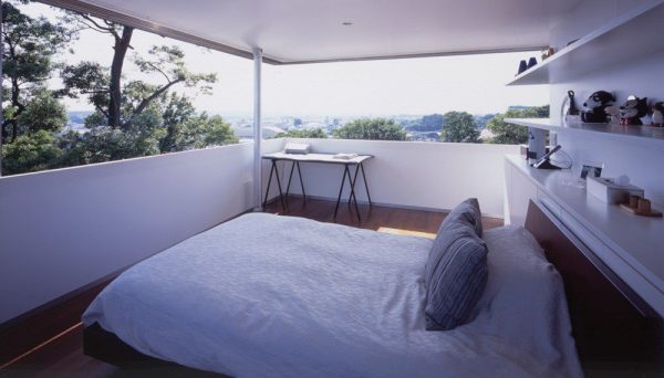 Panoraminių langų imitacija miegamajame