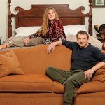 Marat Basharov med kona i leiligheten hans