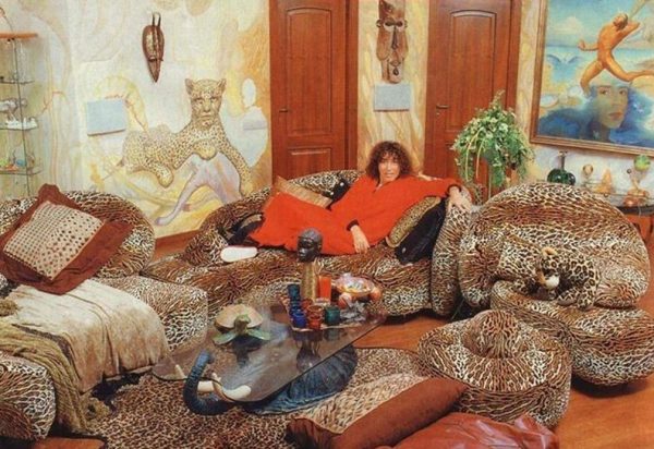 Leopard Leopard's apartment