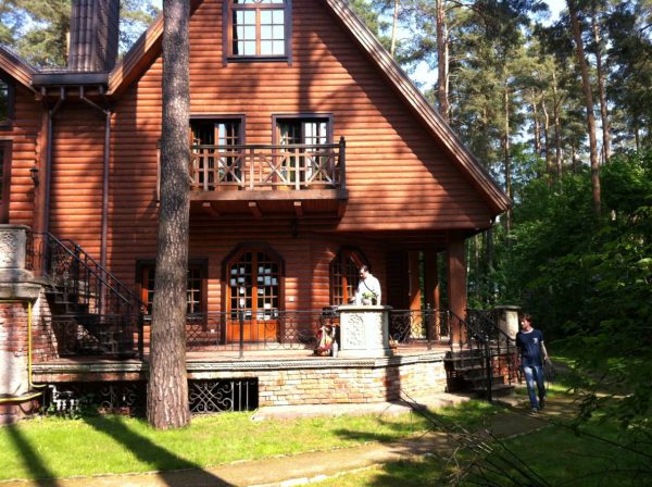 A casa ancestral de Konchalovsky em Nikolina Gora