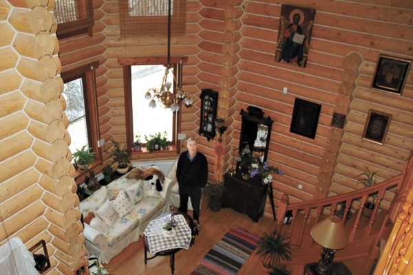 Obývací pokoj v venkovském domě Shcherbakova