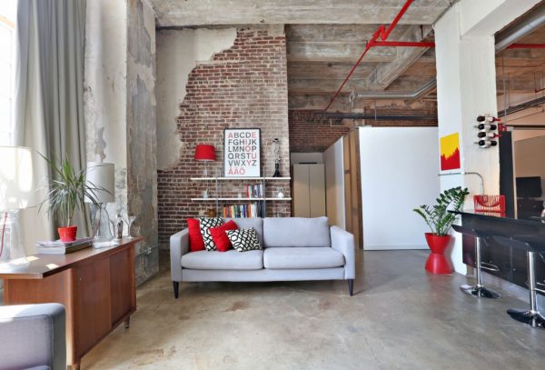 Loftový styl obývacího pokoje dekorace