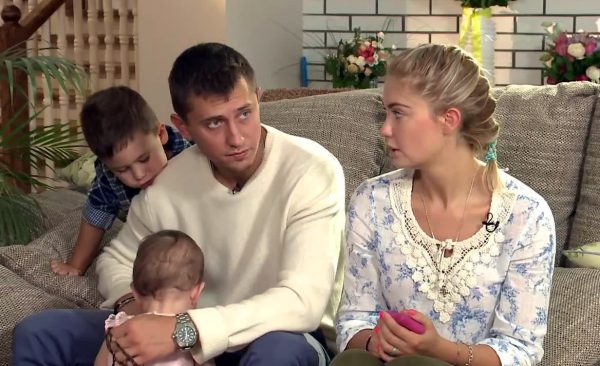 Pavel Priluchny med sin kone og barn