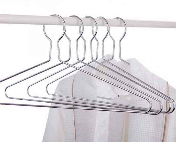 Закачалки за дрехи за съхранение на дрехи