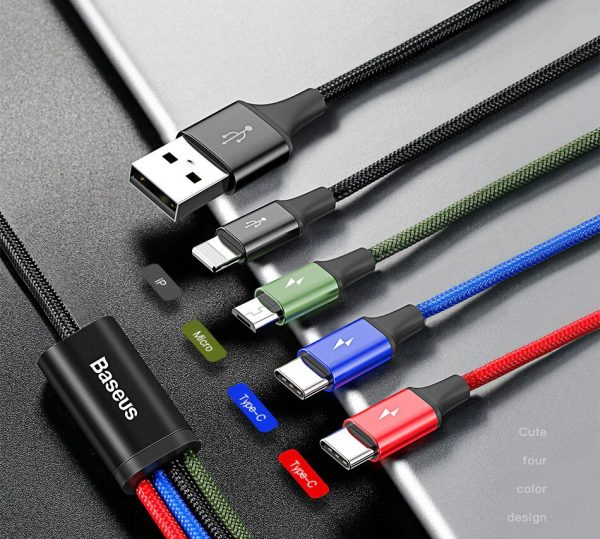 Univerzální nabíjecí kabel s různými typy konektorů