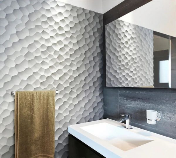 Painéis tridimensionais no interior do banheiro