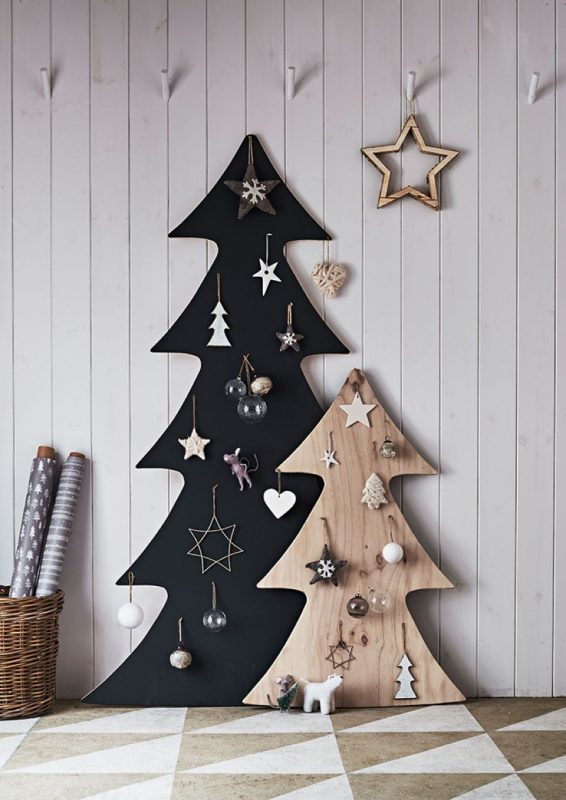 شجرة عيد الميلاد مصنوعة من الخشب الرقائقي