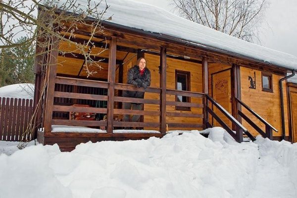 Ivan Okhlobystin em sua casa de campo