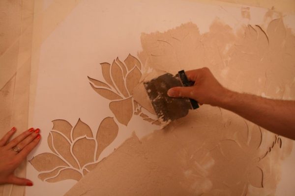 Rysowanie szablonu na ścianie