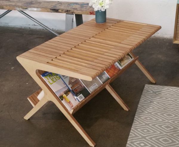 Mesa de madeira compensada designer