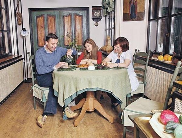 Leonid Parfyonov com sua família